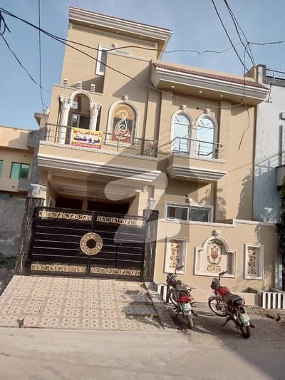 جوبلی ٹاؤن ۔ بلاک ایف جوبلی ٹاؤن,لاہور میں 5 کمروں کا 5 مرلہ مکان 2.3 کروڑ میں برائے فروخت۔