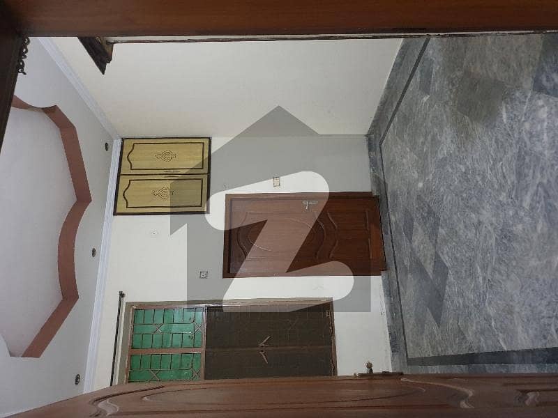 سمن آباد لاہور میں 2 کمروں کا 4 مرلہ فلیٹ 25.0 ہزار میں کرایہ پر دستیاب ہے۔
