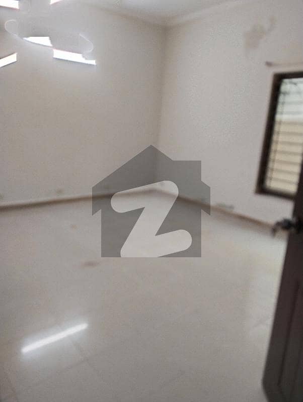 BEAUTIFUL HOUSE UPPER PORTION AVAILABLE FOR RENT in Paragon city Lahore