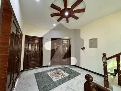 25 Marla luxury house for rent!