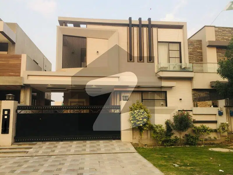 10 Marla Lavish & Beautiful House For Sale In DHA Lahore