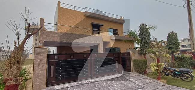 1 KANAL BRAND NEW HOUSE IS AVAILABLE FOR SALE IN TARIQ GARDENS BLOCK D