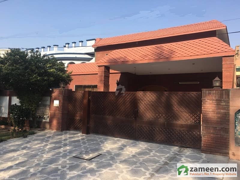 One Kanal Bungalow For Sale Near Emporium Mall  Expo Center Area
