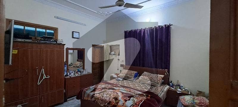 شیخ ملتون ٹاؤن مردان میں 5 کمروں کا 10 مرلہ مکان 55.0 ہزار میں کرایہ پر دستیاب ہے۔