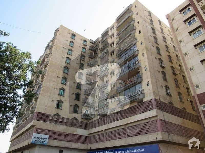 کلفٹن کراچی میں 3 کمروں کا 8 مرلہ فلیٹ 3.5 کروڑ میں برائے فروخت۔