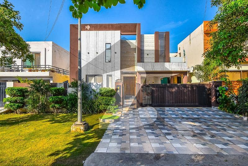 20 Marla Modern Bungalow Brand New Owner Built Solid Construction