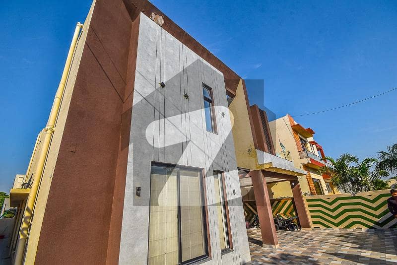 20 Marla Modern Bungalow Brand New Owner Built Solid Construction