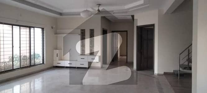 Dha Phase 3 One Kanal Upper Portion For Rent Ideal Location