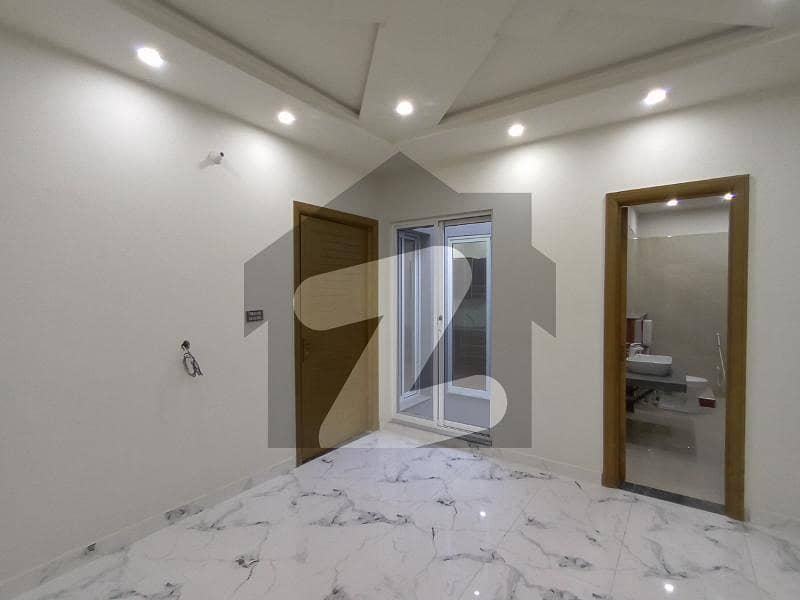 ایڈن گارڈنز فیصل آباد میں 3 کمروں کا 5 مرلہ مکان 2.15 کروڑ میں برائے فروخت۔