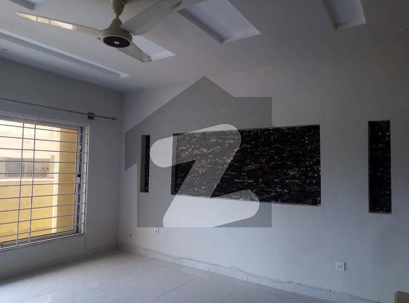 7 Marla Beautiful ground portion available for rent in Bahria Town Phase 8