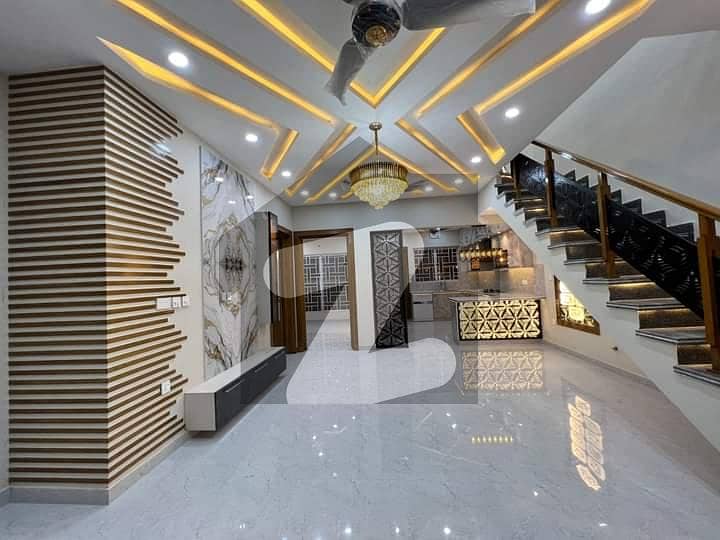 7 Marla Luxury Designer House For Rent