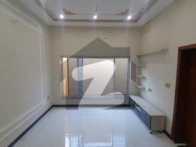 Unoccupied Prime Location Upper Portion Of 1 Kanal Is Available For rent In Shalimar Colony