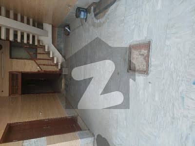 علی پُر اسلام آباد میں 3 کمروں کا 10 مرلہ مکان 55.0 ہزار میں کرایہ پر دستیاب ہے۔