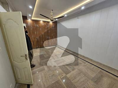 شاہ جمال لاہور میں 4 کمروں کا 7 مرلہ مکان 2.7 کروڑ میں برائے فروخت۔