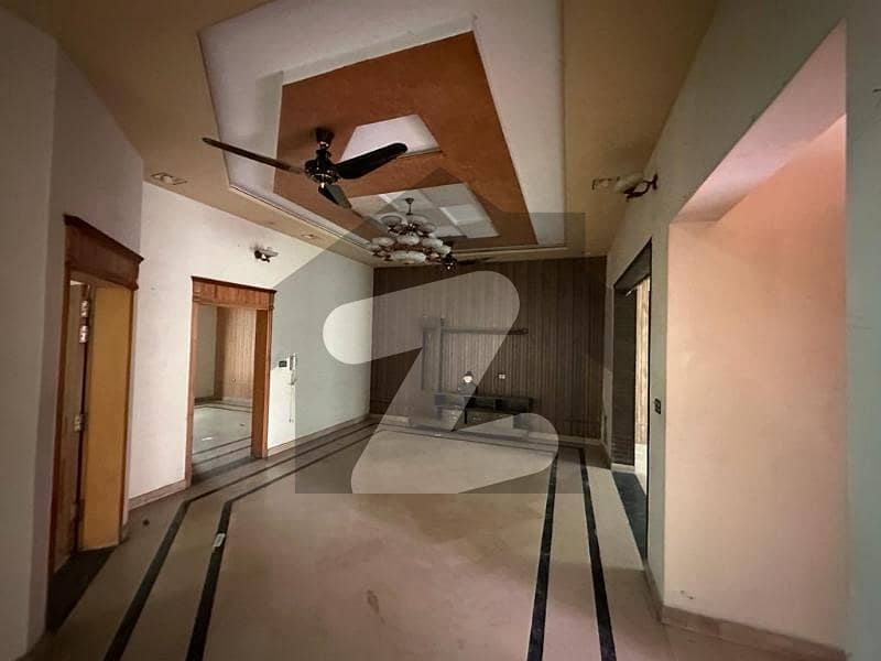 ڈی سی کالونی - ستلج بلاک ڈی سی کالونی,گوجرانوالہ میں 5 کمروں کا 10 مرلہ مکان 90.0 ہزار میں کرایہ پر دستیاب ہے۔