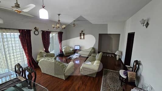 7th Floor 3 Bed Apartment For Sale In Askari 11 Lahore.