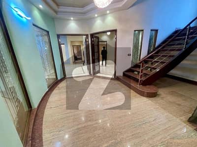 ڈی ایچ اے فیز 3 ڈیفنس (ڈی ایچ اے),لاہور میں 5 کمروں کا 1 کنال مکان 7.5 کروڑ میں برائے فروخت۔