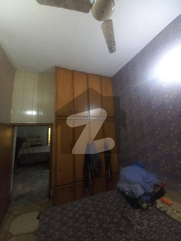 مرغزار آفیسرز کالونی لاہور میں 2 کمروں کا 10 مرلہ مکان 2.7 کروڑ میں برائے فروخت۔
