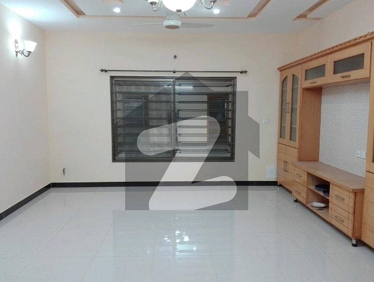 Prime Location 2450 Square Feet House For Sale In G-10