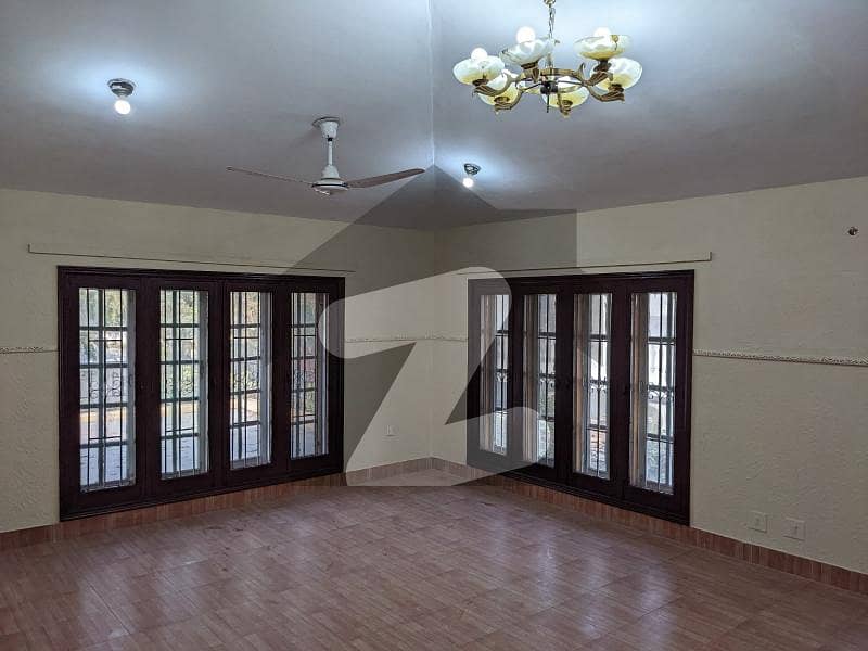 FOR RENT 733 SQYRD Fully Renovated Double Storey House Available F-10 Sector