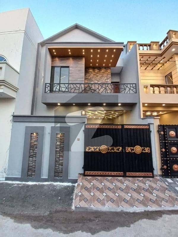 بوسان روڈ ملتان میں 4 کمروں کا 4 مرلہ مکان 98.0 لاکھ میں برائے فروخت۔