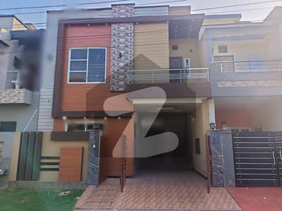 5 Marla Facing Park Upper Portion Available For Rent