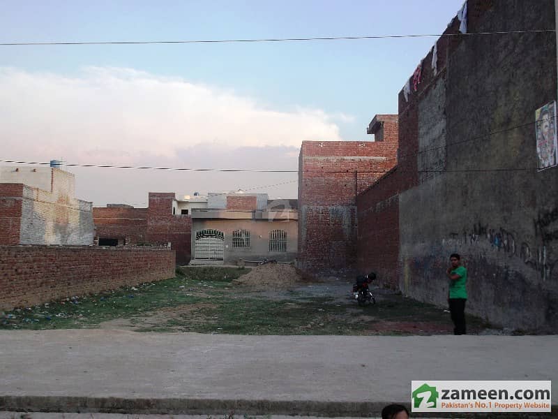 Plot For Sale Exclusively Near Main Road College Road Daska