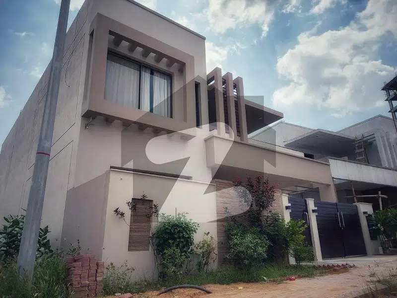 Prime Location In Bahria Town - Precinct 1 House For Sale Sized 272 Square Yards