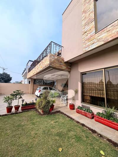 ڈیوائن گارڈنز لاہور میں 5 کمروں کا 1 کنال مکان 7.5 کروڑ میں برائے فروخت۔