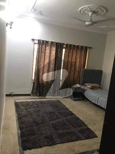 University Town Block A 5 Marla Lower Portion Up For Rent