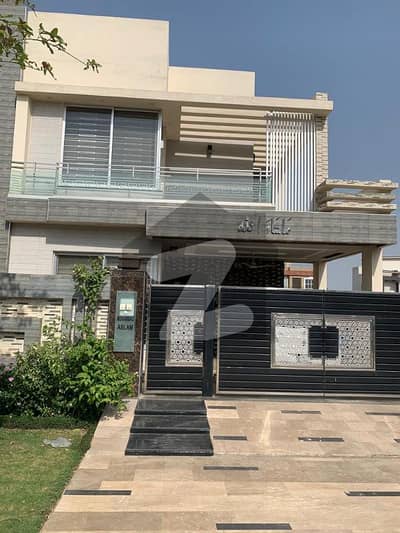 7 Marla Modern Design Full House Available For Rent In DHA Phase 6
