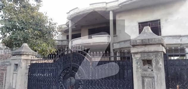 2 Kanal Gray Structure House For Sale In New Muslim Twon Hot Location