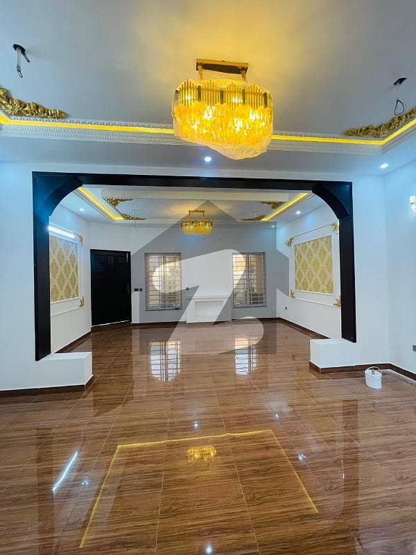 1 Kanal Brand New House For Sale in Architect Engeenring Society Lahore