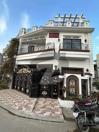 8.75 Marla Cornor Beautiful Design House For Sale In Bismillah Housing Society Lahore. Price Will Be Negotiable For Interested Clients.