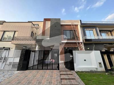 7 Marla Good Location House For Sale Sector M7A in Lake City Lahore.