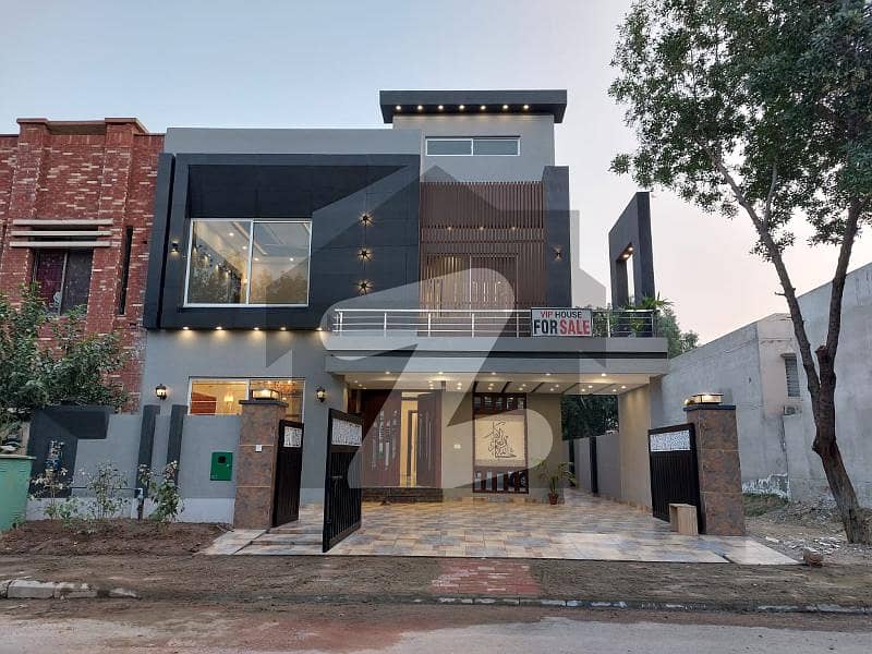 A BEAUTIFUL 10 MARLA HOUSE FOR SALE IN RAFI BLOCK SECTOR E BAHRIA TOWN LAHORE