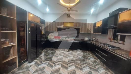 10 MARLA LOWER UPPER PORTION AVAILABLE FOR RENT IN VALENCIA TOWN LAHORE