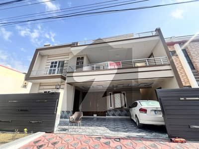 12 MARLA BEAUTIFUL BRAND NEW DOUBLE STOREY HOUSE FOR SALE
