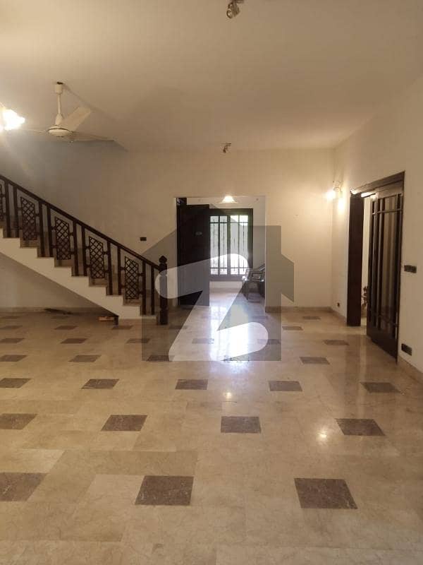 Prime Location 50 Square Yards Flat For sale In Mehmoodabad Number 3 Karachi