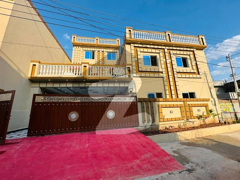 گلشن آباد راولپنڈی میں 6 کمروں کا 10 مرلہ مکان 3.25 کروڑ میں برائے فروخت۔