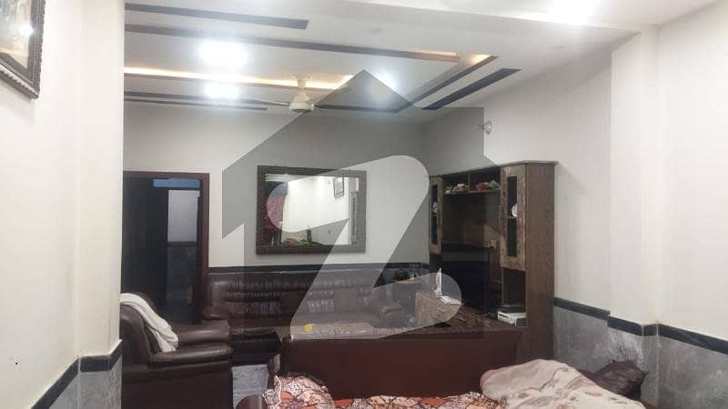ٹھوکر نیاز بیگ لاہور میں 5 کمروں کا 6 مرلہ مکان 1.7 کروڑ میں برائے فروخت۔