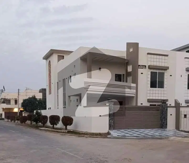 10.5 Marla Corner House For Sale In Buch Villas Multan