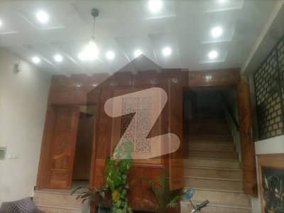 جی ۔ 13 اسلام آباد میں 6 کمروں کا 7 مرلہ مکان 5.5 کروڑ میں برائے فروخت۔