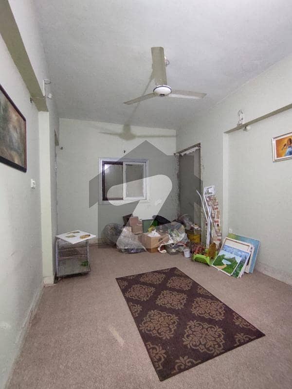 پنجاب چورنگی کراچی میں 3 کمروں کا 6 مرلہ فلیٹ 40.0 لاکھ میں برائے فروخت۔