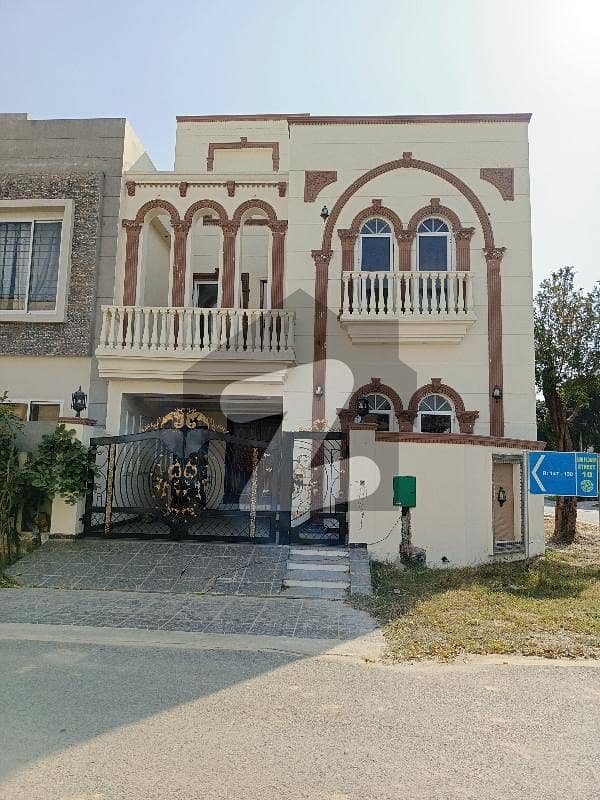 Bahria Nasheman Sunflower Block 6 Marla Corner Owner Build House Available For Sale Near Too Park And Masjid