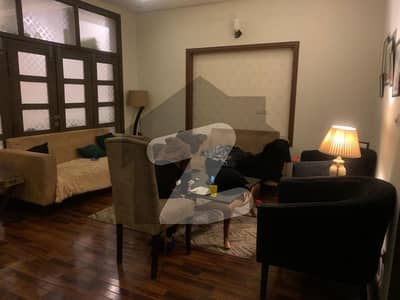 ای ۔ 11/2 ای ۔ 11,اسلام آباد میں 5 کمروں کا 7 مرلہ مکان 6.7 کروڑ میں برائے فروخت۔