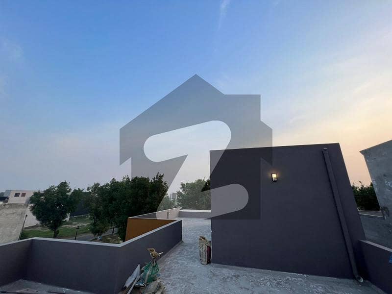 10 Marla Lavish House For Sale in Rafi Block Bahria Town Lahore