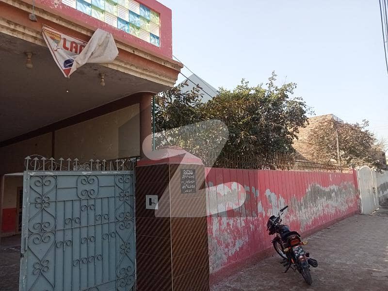 گلشن عثمان سوسائٹی رحیم یار خان میں 6 کمروں کا 1 کنال مکان 2.5 کروڑ میں برائے فروخت۔