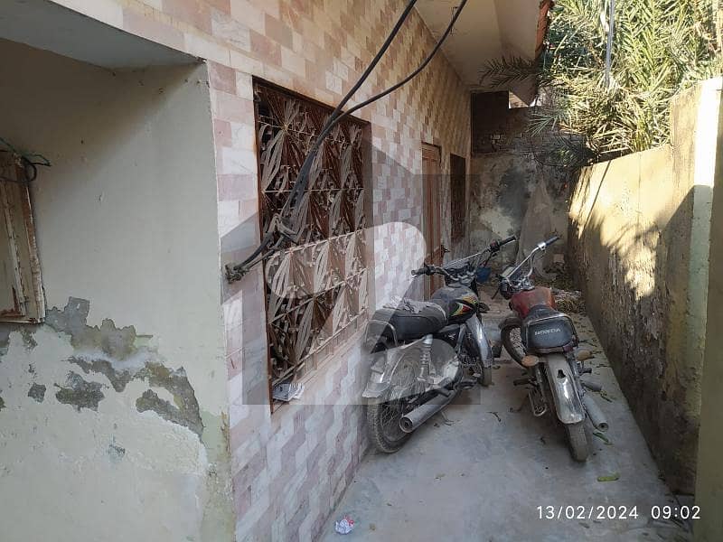 فیصل کالونی راولپنڈی میں 5 کمروں کا 8 مرلہ مکان 1.5 کروڑ میں برائے فروخت۔