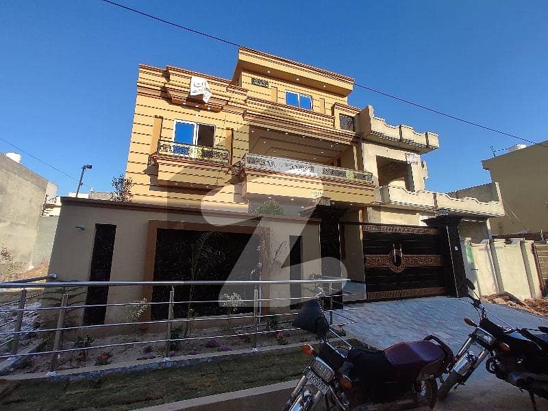 صنوبر سٹی اڈیالہ روڈ,راولپنڈی میں 5 کمروں کا 10 مرلہ مکان 2.65 کروڑ میں برائے فروخت۔